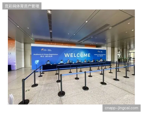上海体育场通过闸机大数据实时调控观众入场路径缓解局部过载